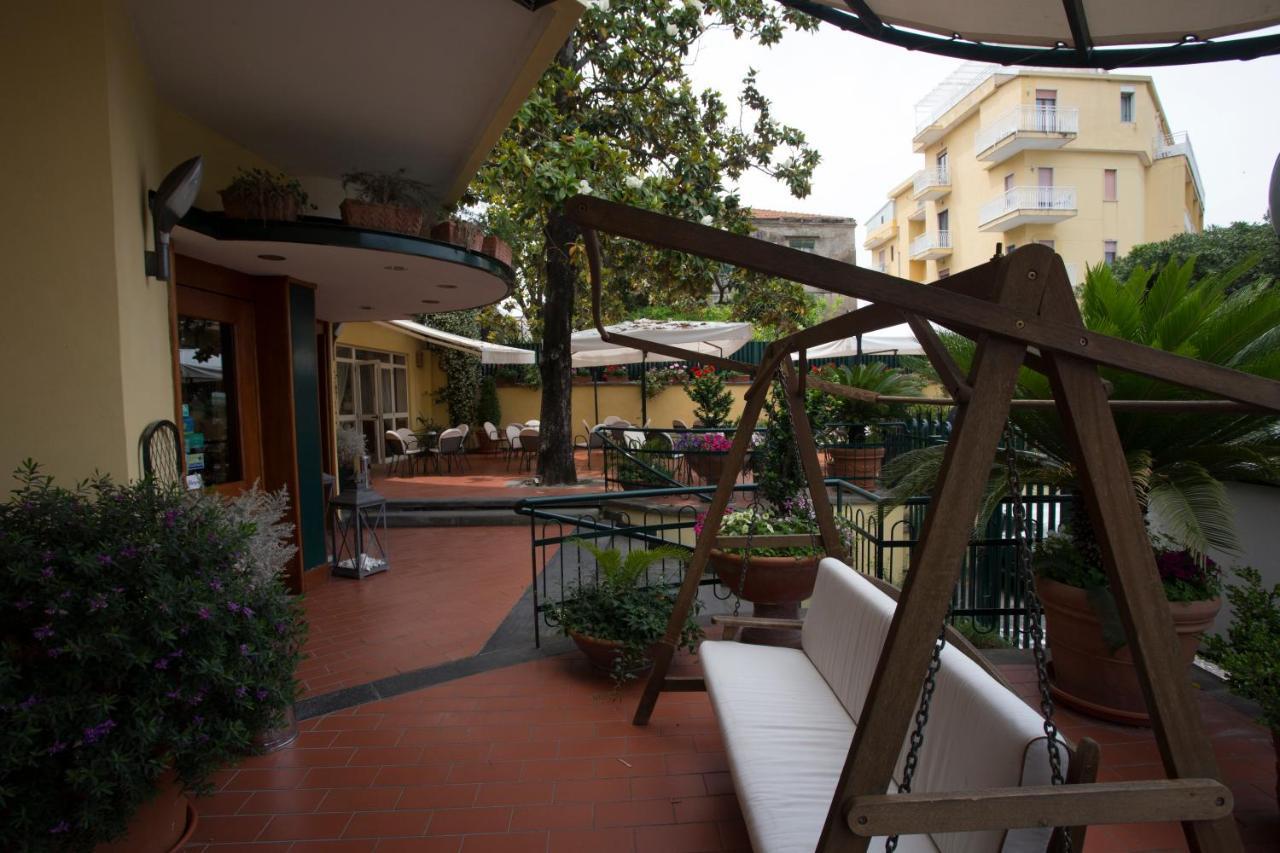 Hotel Villa Serena Castellammare di Stabia Exteriér fotografie