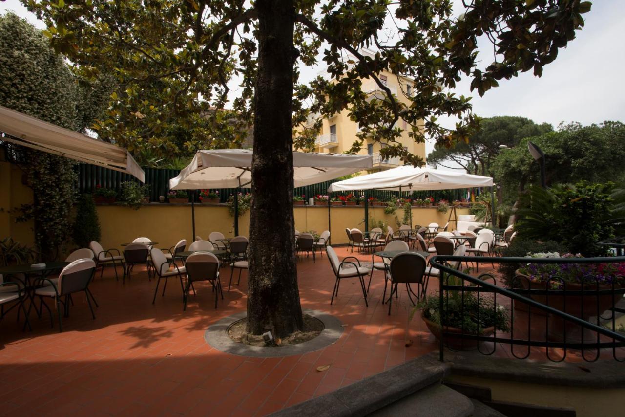 Hotel Villa Serena Castellammare di Stabia Exteriér fotografie