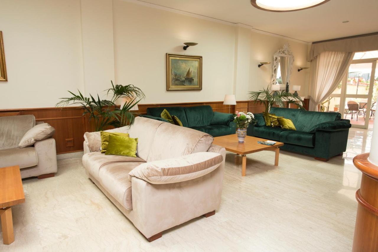 Hotel Villa Serena Castellammare di Stabia Exteriér fotografie