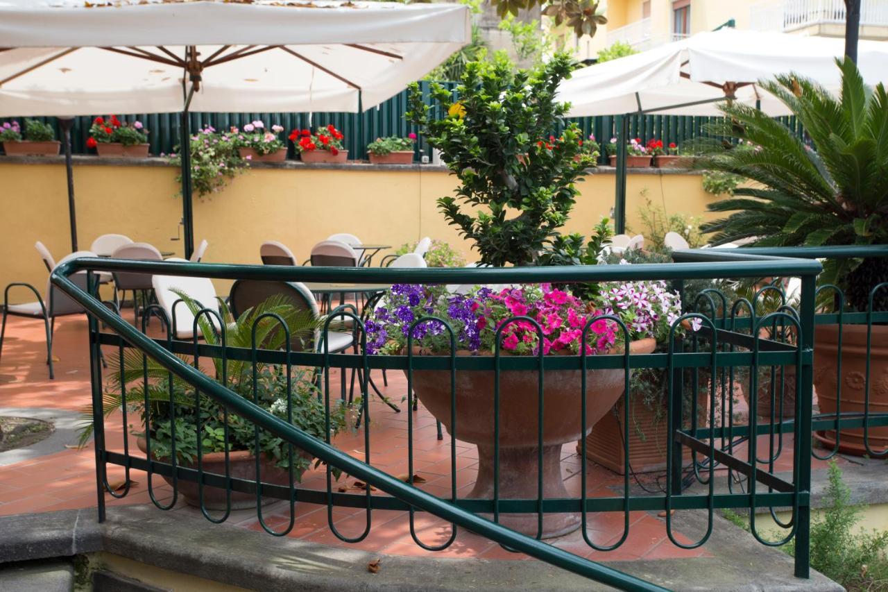 Hotel Villa Serena Castellammare di Stabia Exteriér fotografie