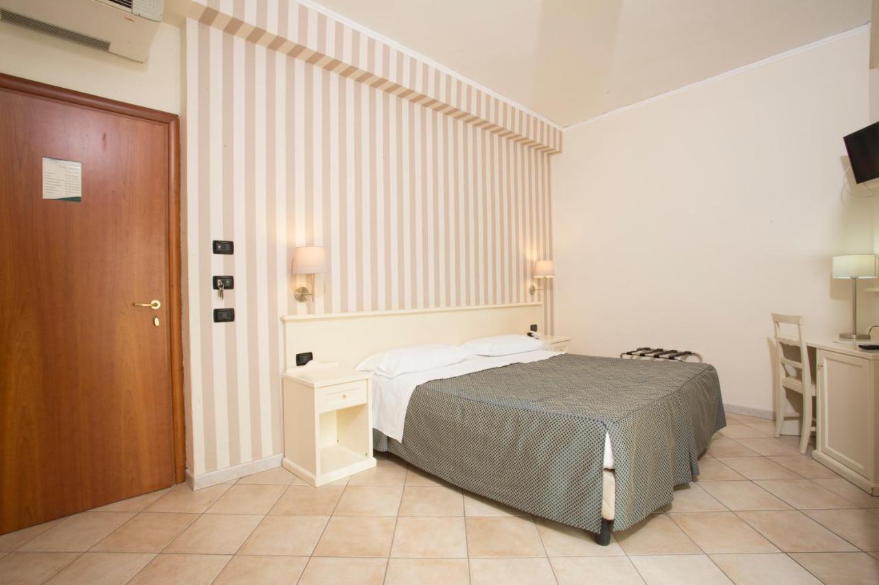 Hotel Villa Serena Castellammare di Stabia Exteriér fotografie