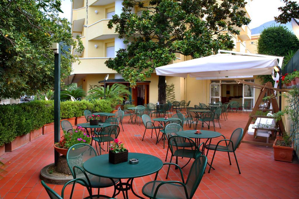 Hotel Villa Serena Castellammare di Stabia Exteriér fotografie